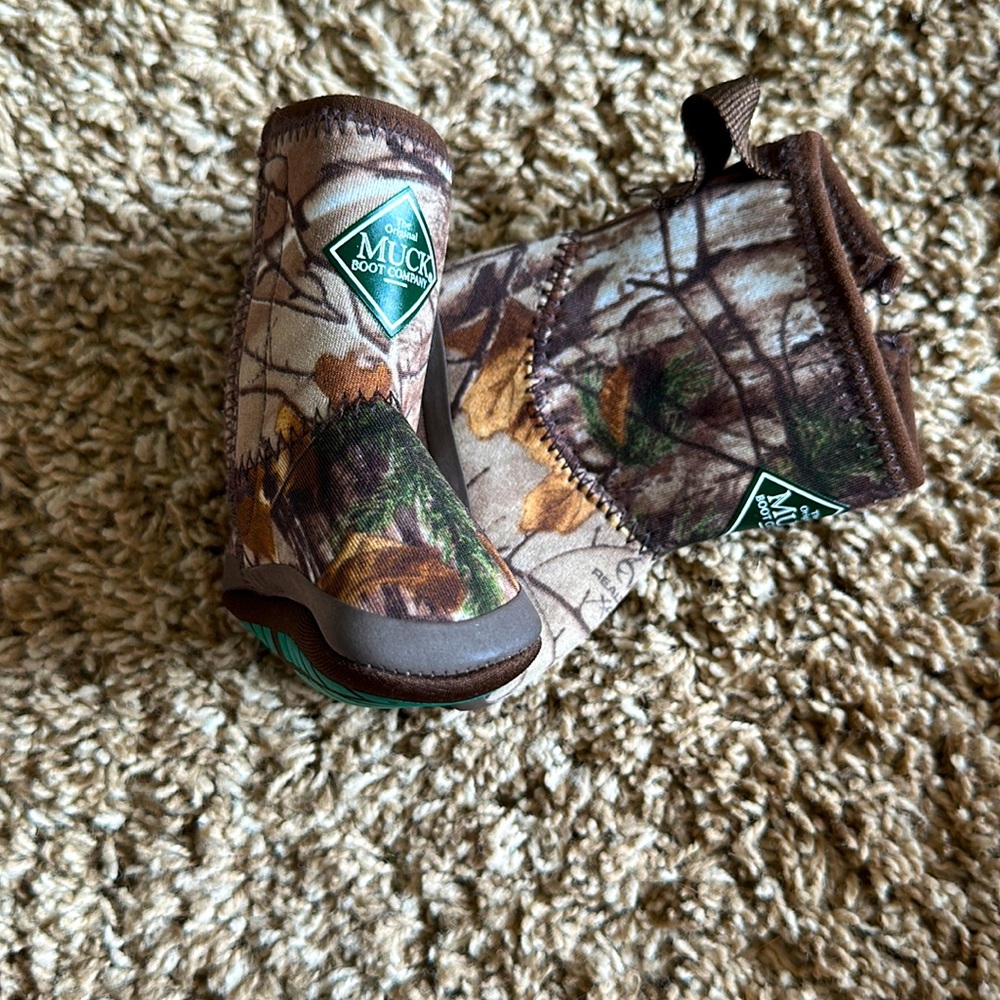 Baby Muck Boots size 1